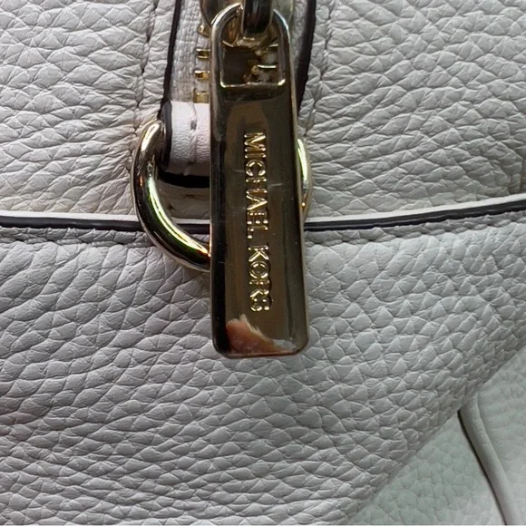 Michael Kors 12”x7”x8” Large Zippered Tote Bag Crossbody Strap Multiple pockets - Picture 5 of 15